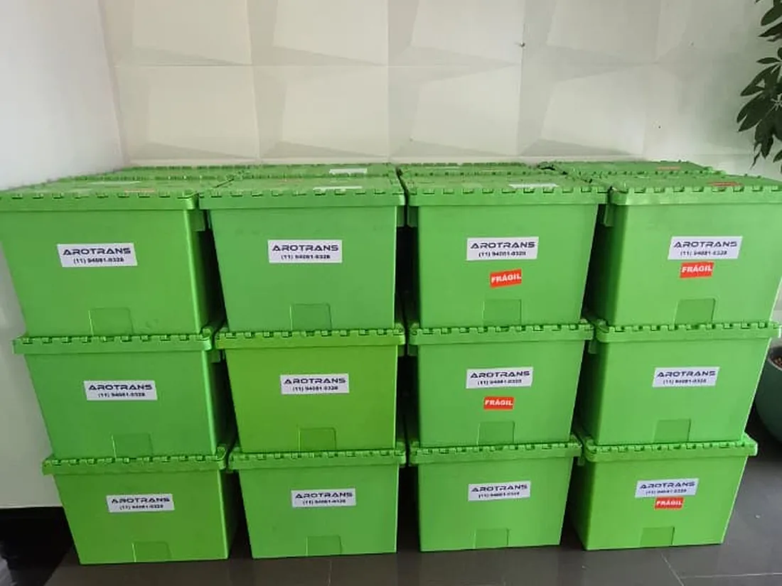 Caixas plásticas reutilizáveis Arotrans
